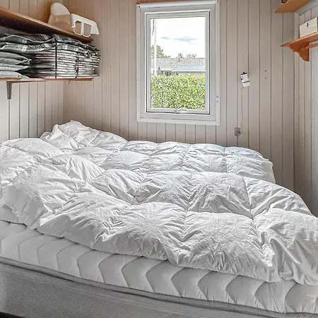 3 Bedroom Gorgeous In Semesterbostad